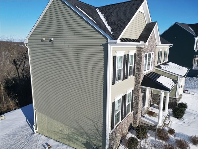 207 Wyncrest Dr, Twp Of But Nw, PA 16001