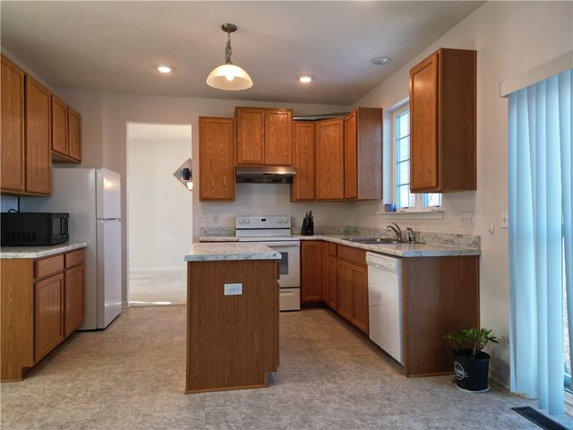 207 Wyncrest Dr, Twp Of But Nw, PA 16001