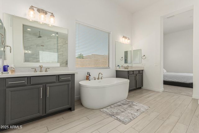 3816 W White Feather Lane, Phoenix, AZ 85083