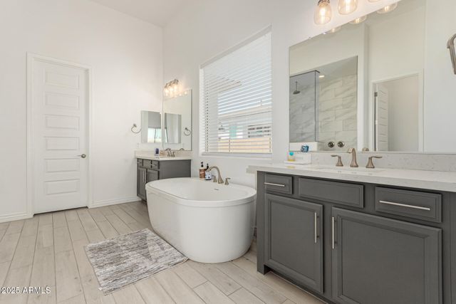 3816 W White Feather Lane, Phoenix, AZ 85083