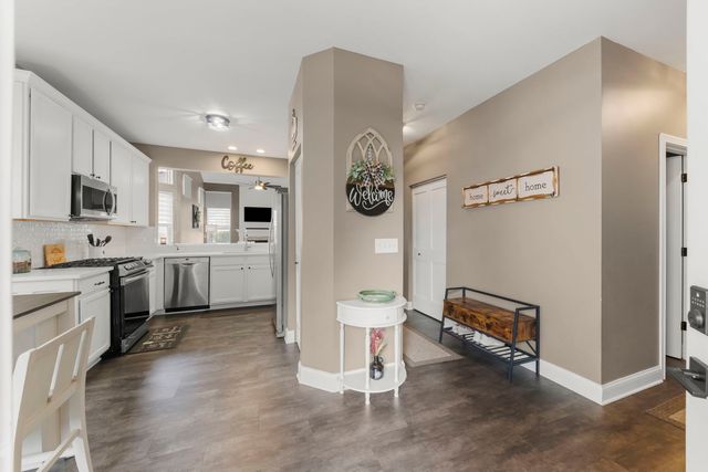 907 Bluebell Circle, Joliet, IL 60431