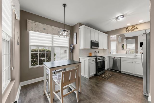 907 Bluebell Circle, Joliet, IL 60431