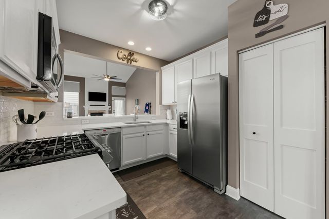 907 Bluebell Circle, Joliet, IL 60431