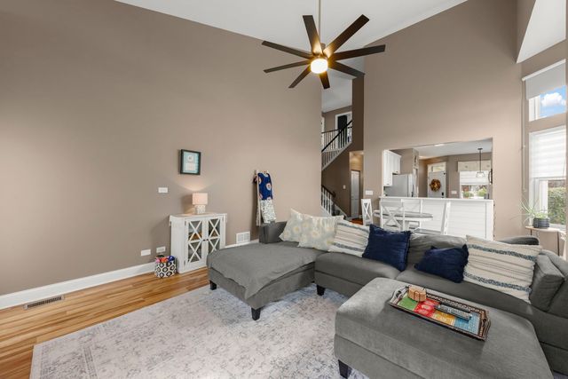 907 Bluebell Circle, Joliet, IL 60431