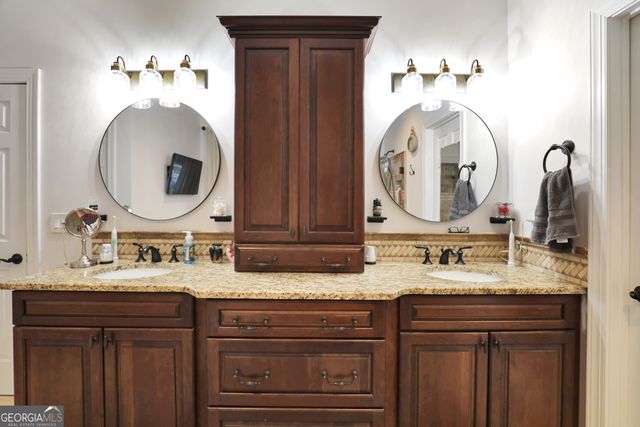 1700 Winding Creek Circle, Snellville, GA 30078