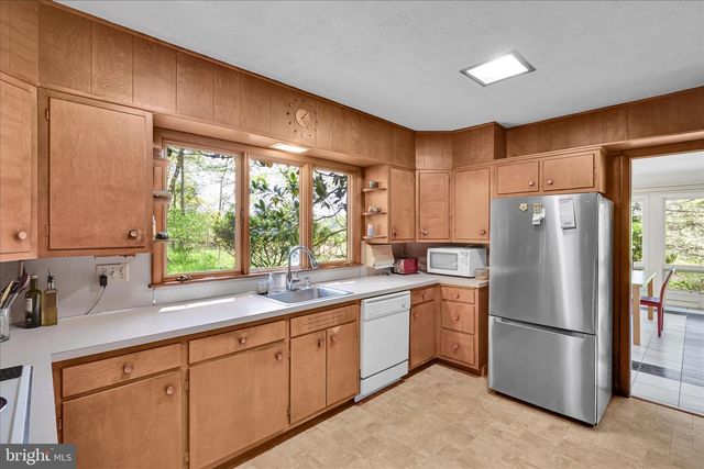 40 DEVON DR, Reading, PA 19606