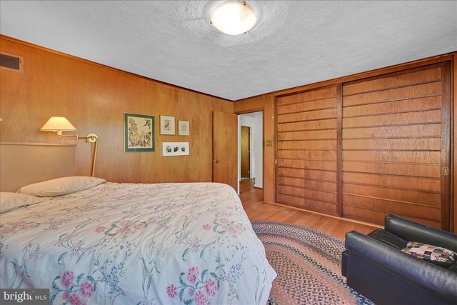 40 DEVON DR, Reading, PA 19606