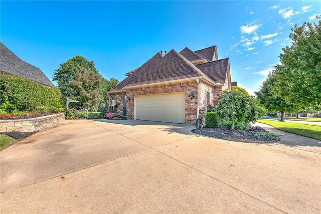 2613 S Horizon Boulevard, Rogers, AR 72758