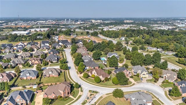 2613 S Horizon Boulevard, Rogers, AR 72758