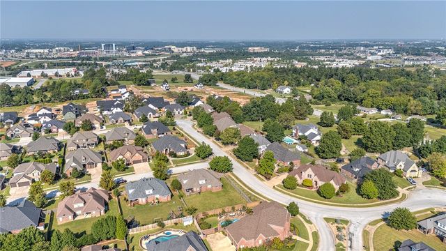 2613 S Horizon Boulevard, Rogers, AR 72758