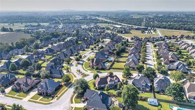 2613 S Horizon Boulevard, Rogers, AR 72758