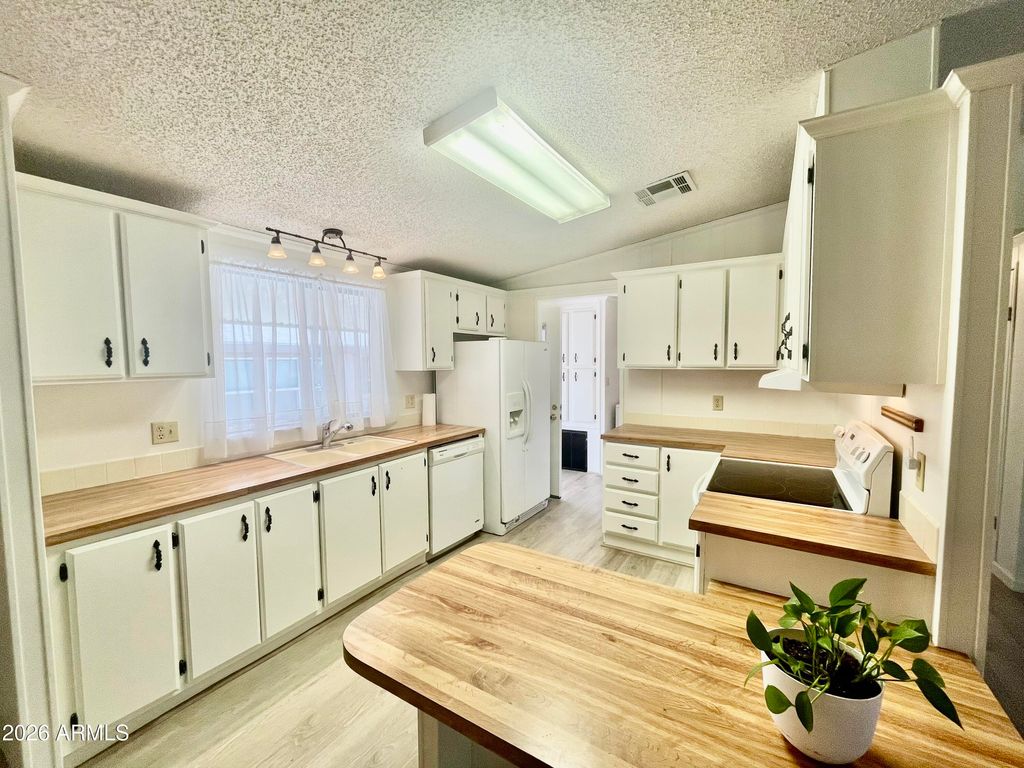 11596 W SIERRA DAWN Boulevard 4, Surprise, AZ 85378 — photo 2