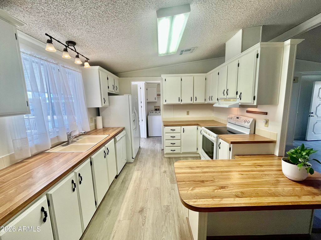 11596 W SIERRA DAWN Boulevard 4, Surprise, AZ 85378 — photo 4