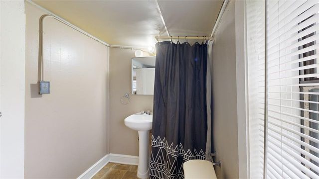 303 Montclair Avenue, College Station, TX 77840