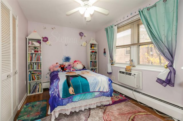 45 HILLPARK Avenue 2L, Great Neck, NY 11021