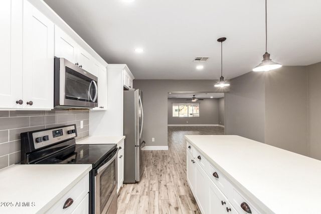 4410 W PORT AU PRINCE Lane, Glendale, AZ 85306