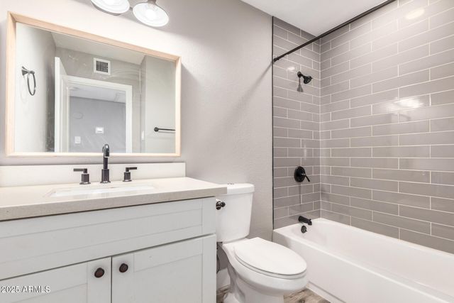 4410 W PORT AU PRINCE Lane, Glendale, AZ 85306