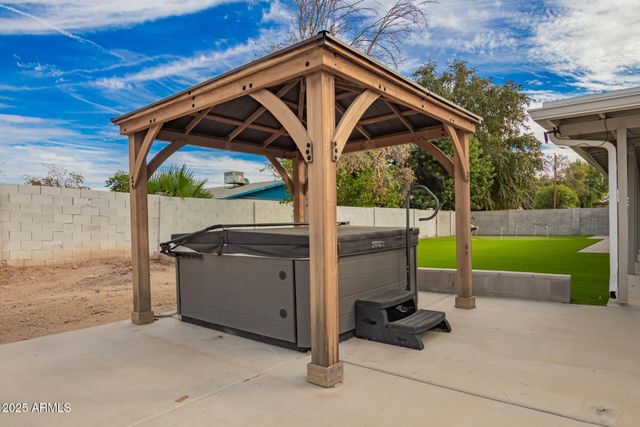 4410 W PORT AU PRINCE Lane, Glendale, AZ 85306