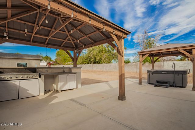 4410 W PORT AU PRINCE Lane, Glendale, AZ 85306