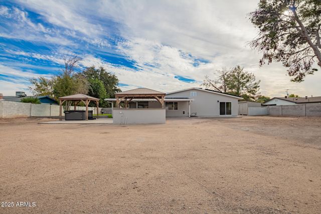 4410 W PORT AU PRINCE Lane, Glendale, AZ 85306