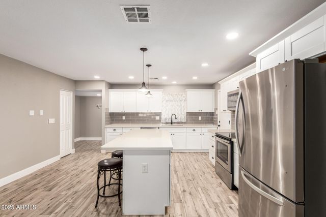 4410 W PORT AU PRINCE Lane, Glendale, AZ 85306