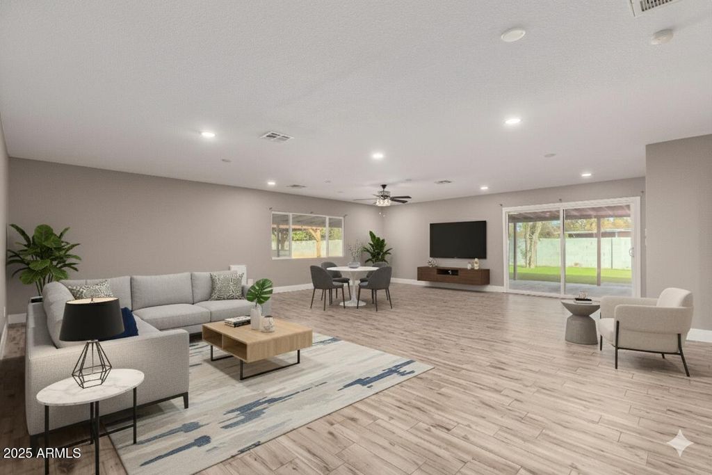 4410 W PORT AU PRINCE Lane, Glendale, AZ 85306