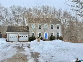 12 Cove Brook Lane, Montville, CT 06382