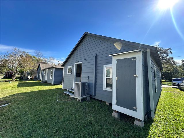 1315-1319 Austin Street, Bay City, TX 77414