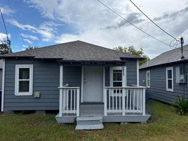 1315-1319 Austin Street, Bay City, TX 77414