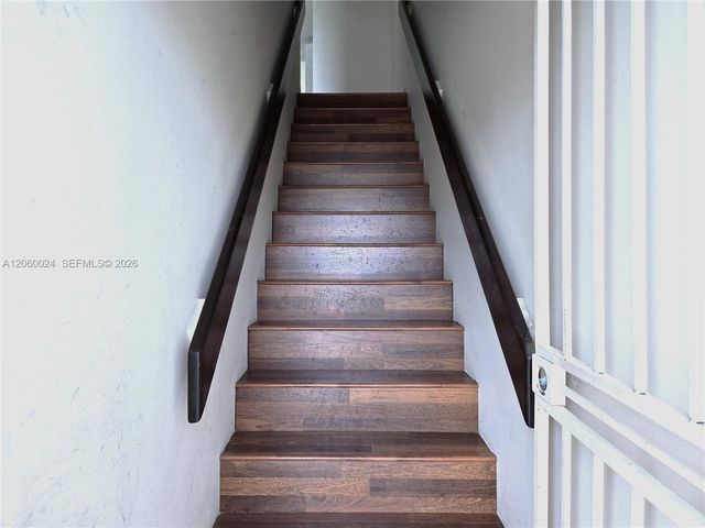 900 SW 104th Ct B-206, Miami, FL 33174