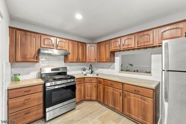 26 Rutgers Dr, Newark City, NJ 07103
