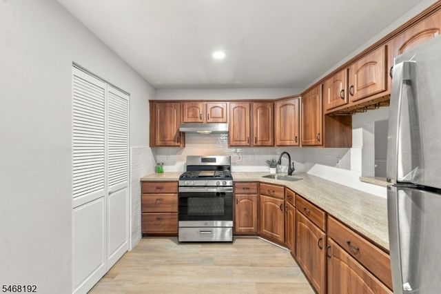 26 Rutgers Dr, Newark City, NJ 07103
