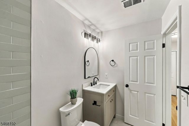 26 Rutgers Dr, Newark City, NJ 07103