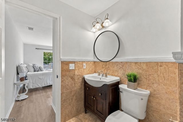 26 Rutgers Dr, Newark City, NJ 07103