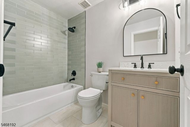 26 Rutgers Dr, Newark City, NJ 07103