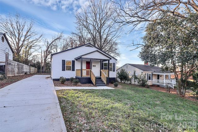 1521 Effingham Road, Charlotte, NC 28208