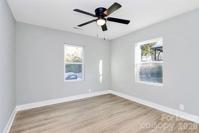 1521 Effingham Road, Charlotte, NC 28208