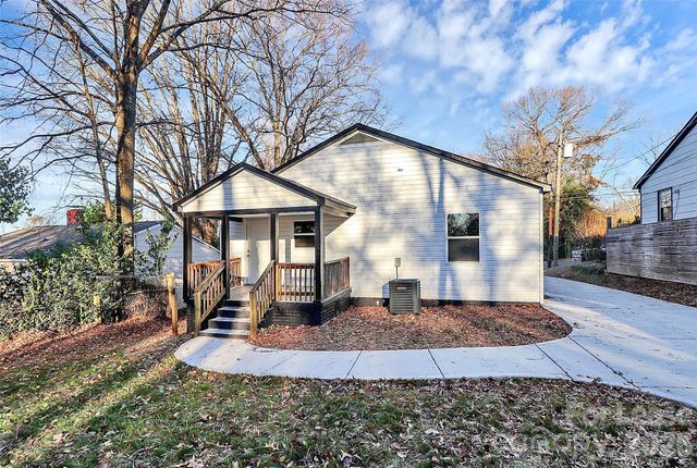 1521 Effingham Road, Charlotte, NC 28208