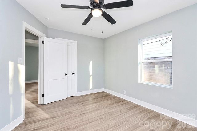 1521 Effingham Road, Charlotte, NC 28208