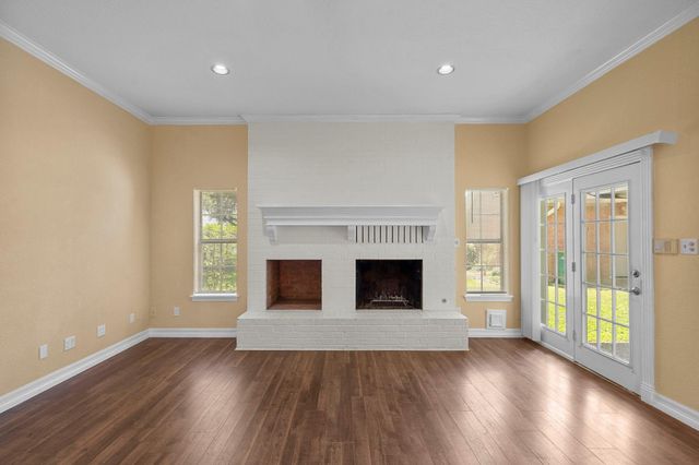 616 Westwood Circle, La Marque, TX 77568