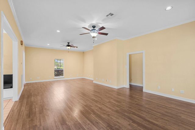 616 Westwood Circle, La Marque, TX 77568