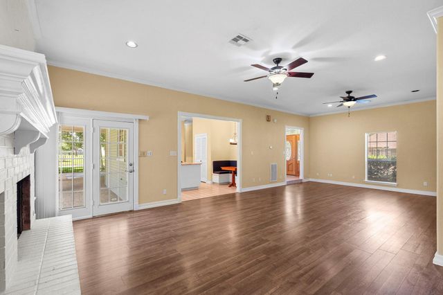 616 Westwood Circle, La Marque, TX 77568