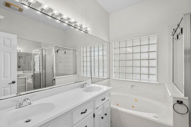 616 Westwood Circle, La Marque, TX 77568
