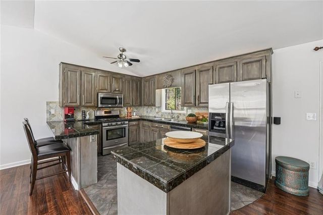 407 Hobo Lane, Woodstock, GA 30189