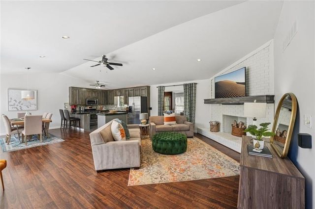 407 Hobo Lane, Woodstock, GA 30189