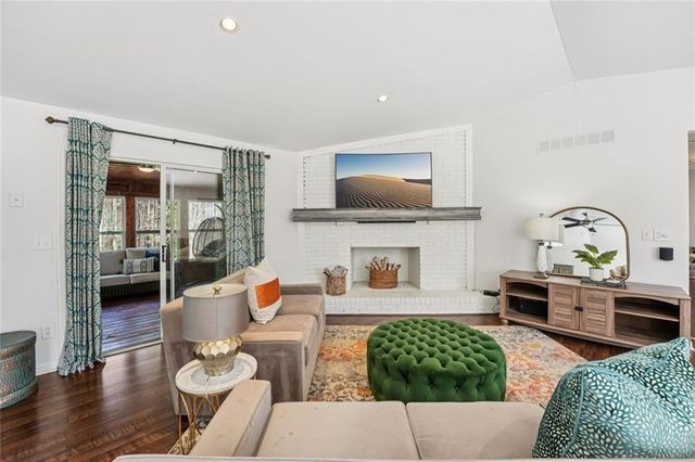 407 Hobo Lane, Woodstock, GA 30189