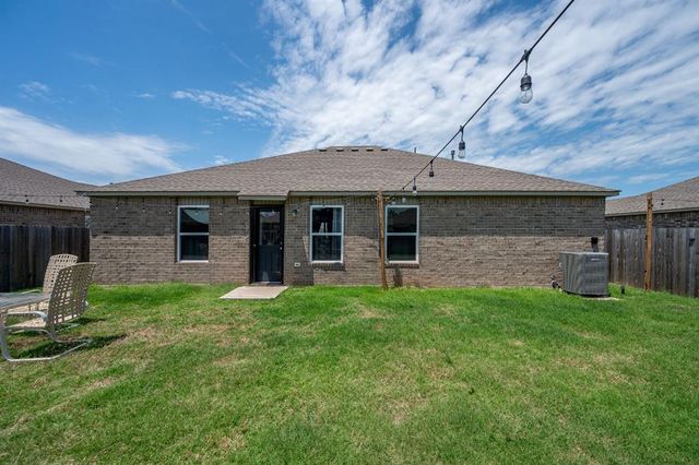 512 SE 5th Street, Newcastle, OK 73065
