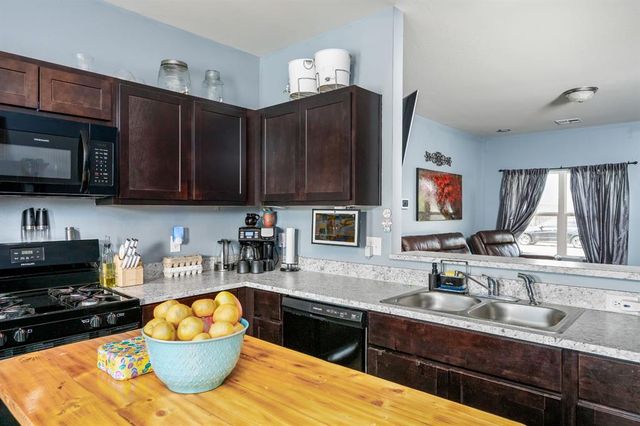 512 SE 5th Street, Newcastle, OK 73065