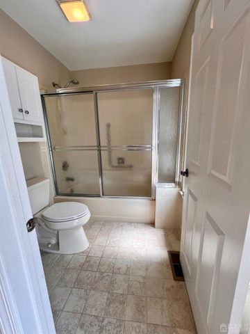 1 James Buchanan Drive, Monroe, NJ 08831