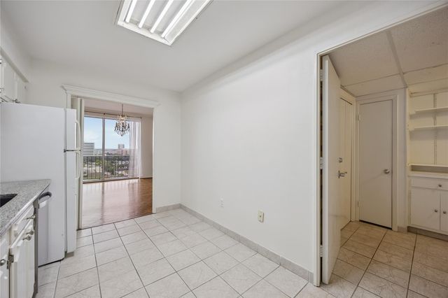 2200 Willowick Road 11B, Houston, TX 77027